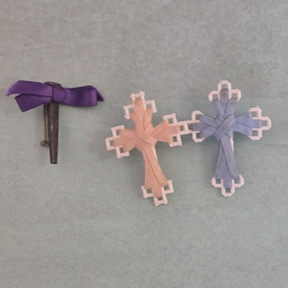 Vintage Pin Bundle - Picture 2 of 4